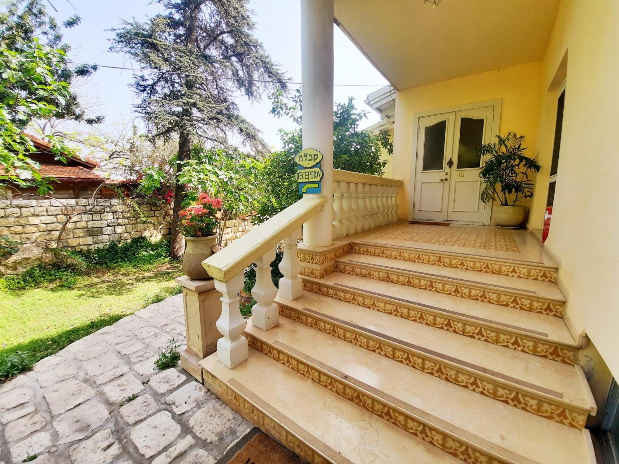 Ha'Seuda Ha'Achrona Suites Amirim Exterior photo