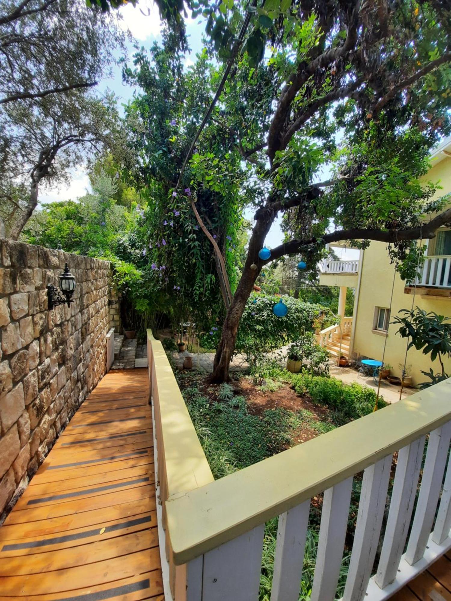 Ha'Seuda Ha'Achrona Suites Amirim Exterior photo
