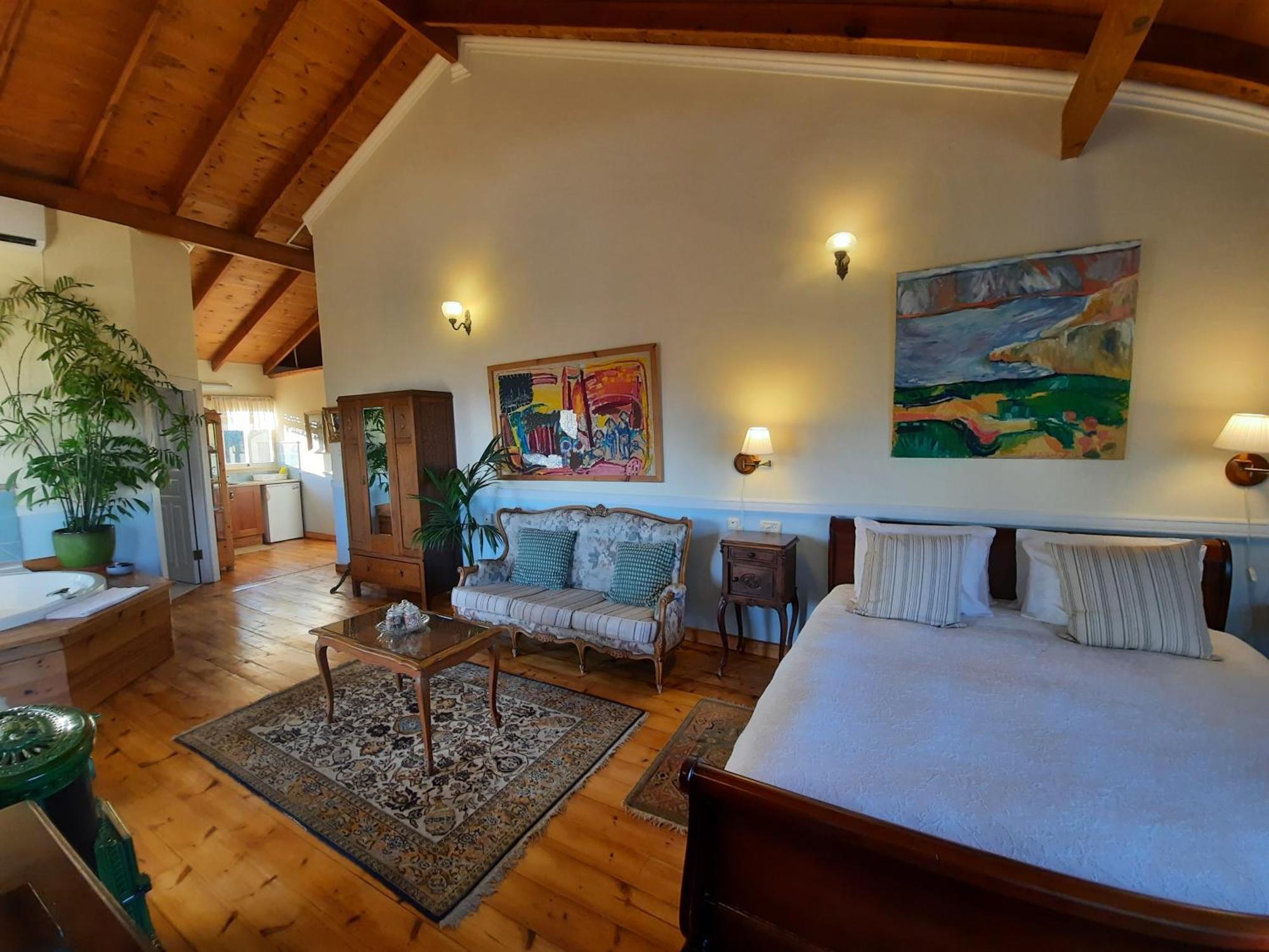 Ha'Seuda Ha'Achrona Suites Amirim Exterior photo
